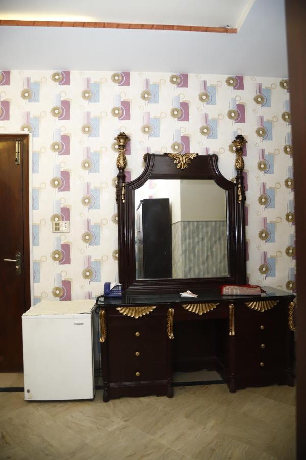 Hotel Sweet Inn Lahore Eksteriør bilde